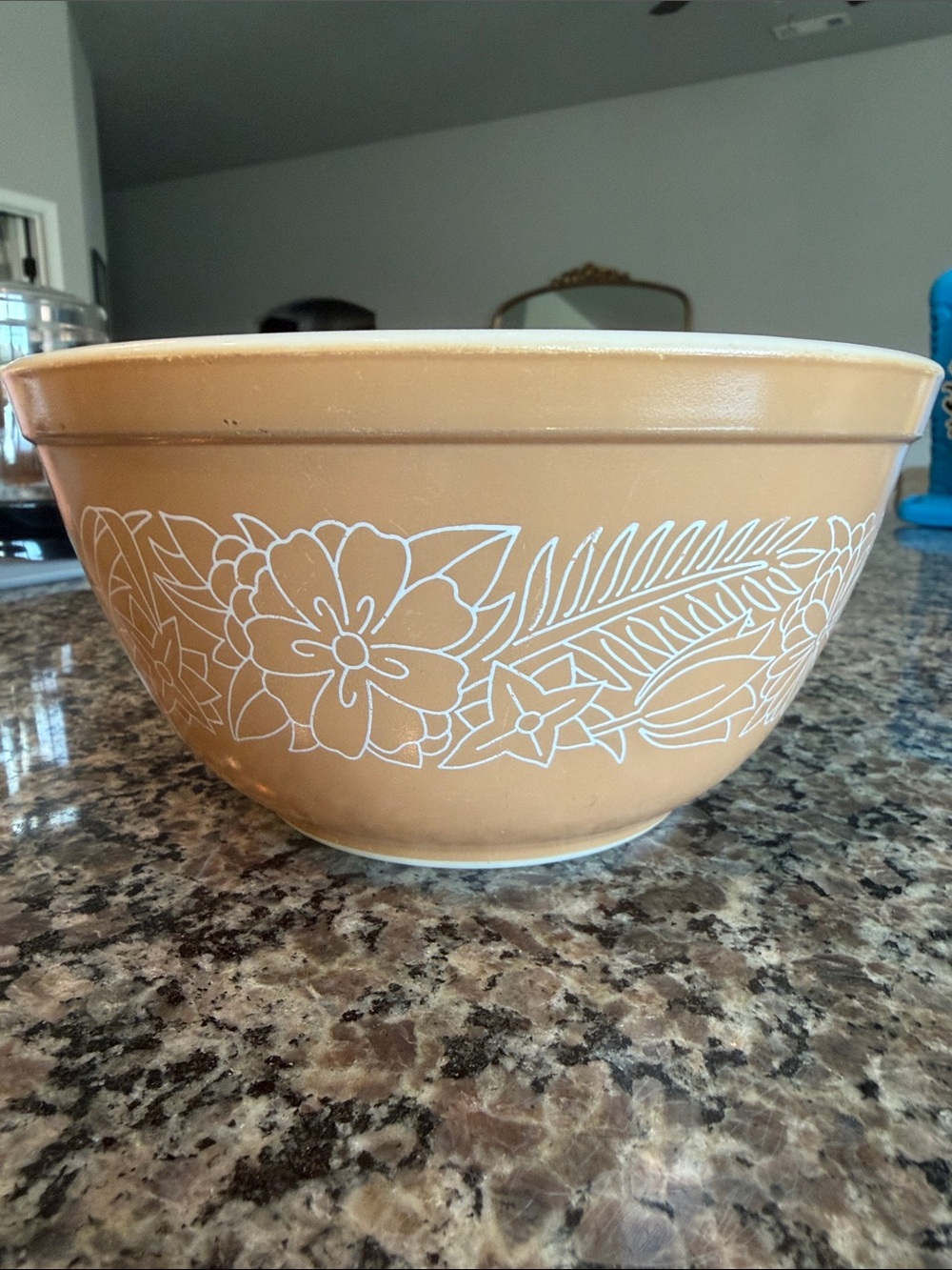 Vintage Pyrex #402 1.5 Tan Floral Mixing Bowl with White Flower Design